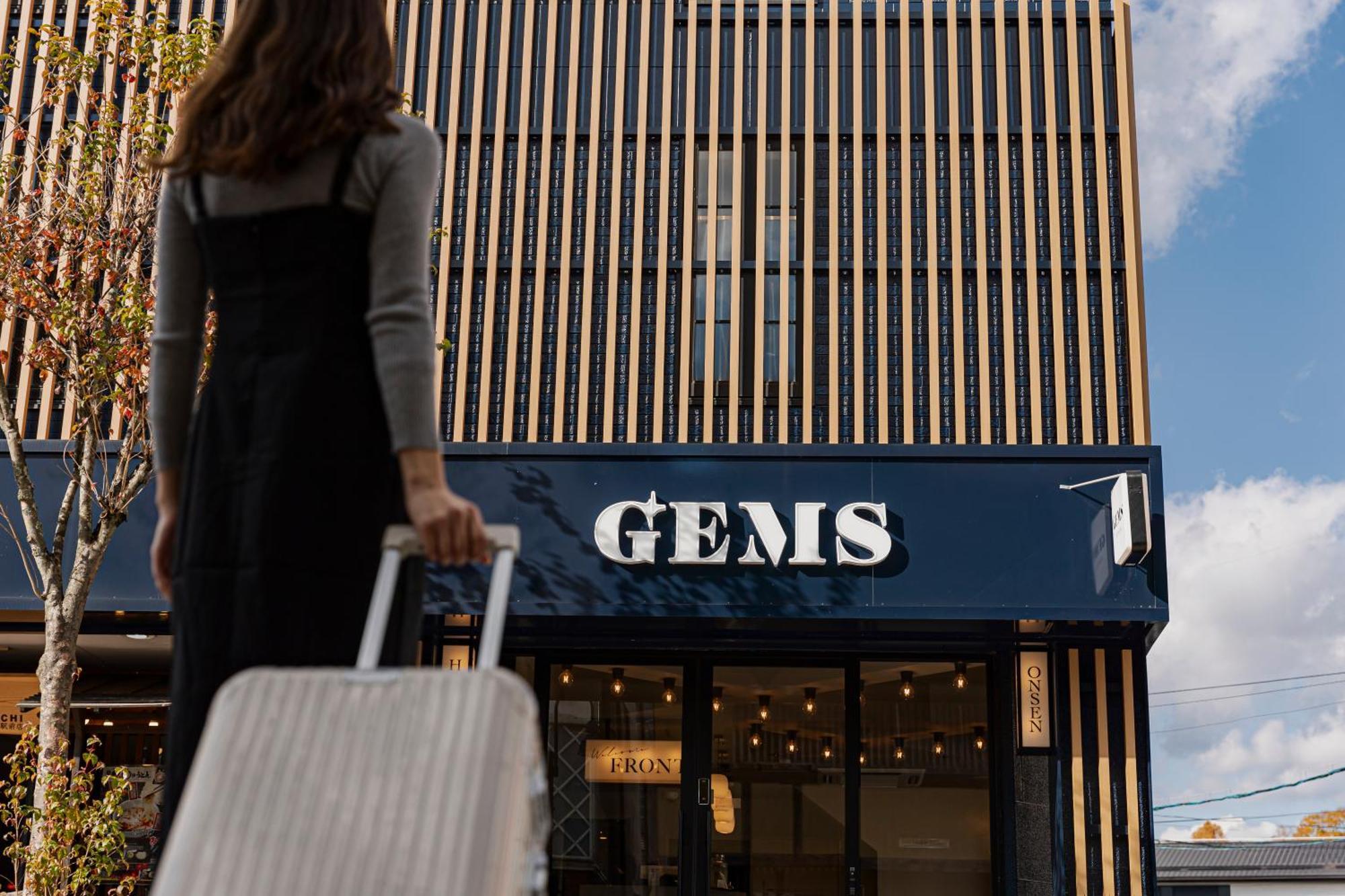 Gems Yufuin Hotel And Spa Cafe Bar מראה חיצוני תמונה