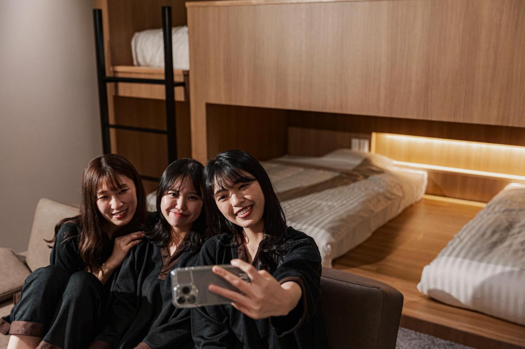 Gems Yufuin Hotel And Spa Cafe Bar חדר תמונה